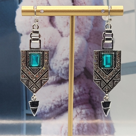 SOLD NWT Gorgeous Retro Design Bohemian Style Silver Crystal Gemstone Earrings - Picture 13 of 13